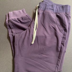 Figs scrub set in Purple Shadow